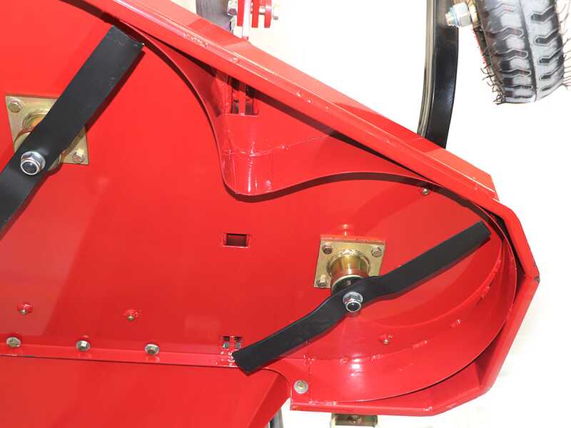 OUTLET - DA ESPOSIZIONE - GeoTech-Pro TLP 160 - Tagliaerba per trattore - 3 rotori a 1 lama