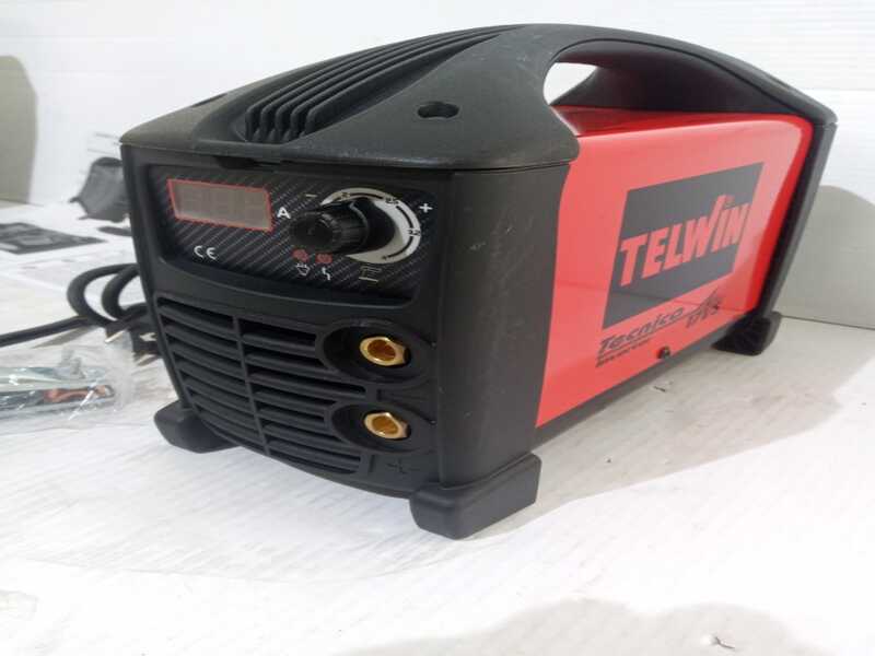 OUTLET - PICCOLI DIFETTI ESTETICI - Telwin Tecnica 171/S - Saldatrice inverter (MMA, TIG) + Valigetta, corrente continua (DC)