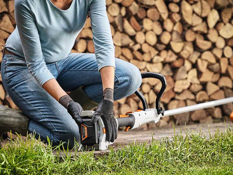 STIHL FSA 57 - Decespugliatore con batteria AK 30 S - 36V 5Ah