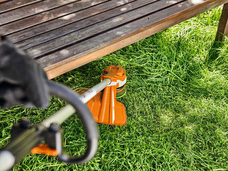 STIHL FSA 70 R - Decespugliatore con batteria AK 30 S - 36V 5Ah