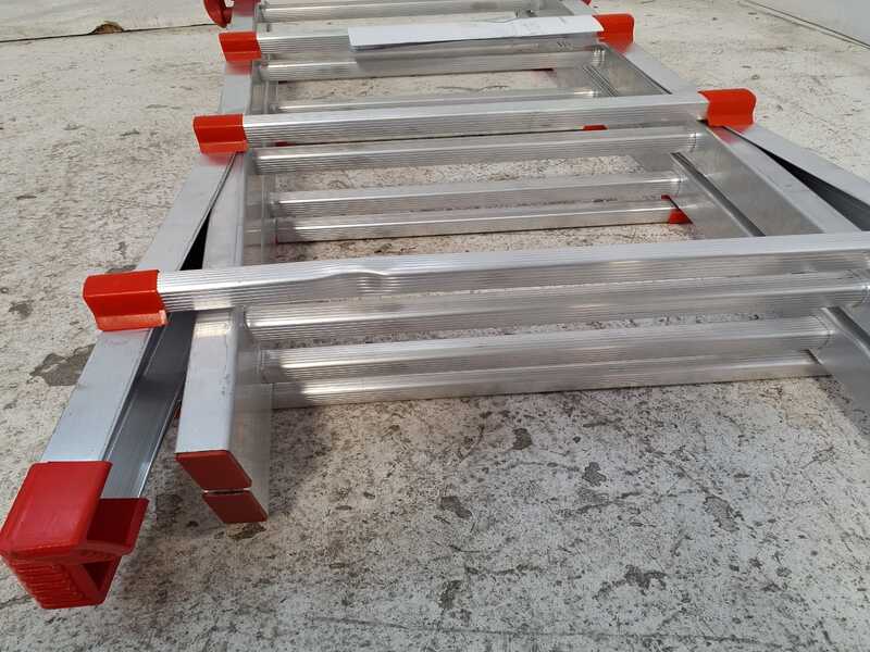 OUTLET - DIFETTI ESTETICI - S.T.P. New Red, 2x8 gradini, 3.90 mt - Scala in alluminio telescopica