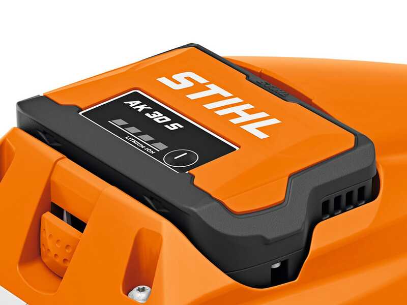 STIHL HTA 50 Set - Potatore su asta telescopica con batteria AK 30 S - 36V 5Ah