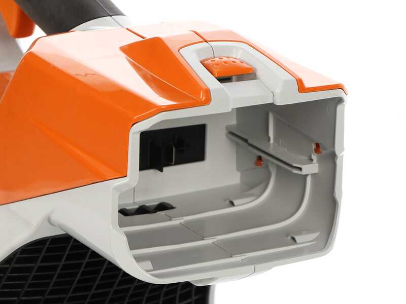 STIHL BGA 50 Set - Soffiatore con batteria AK 30 S - 36V 5Ah