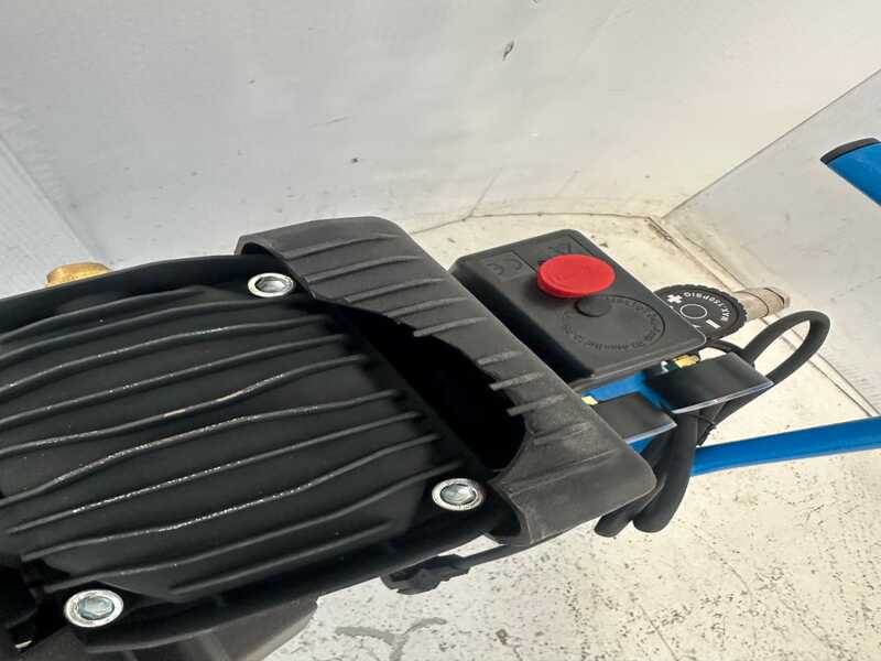 OUTLET - PICCOLI DIFETTI ESTEICI - ABAC POLE POSITION OS15P - Compressore aria elettrico monofase silenziato, oil-less - Motore 1.5 HP - 24 lt