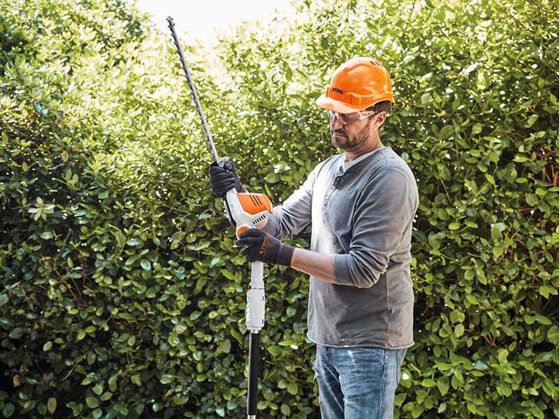 STIHL HLA 56 - Tagliasiepi su asta con batteria AK 30 S - 36V 5Ah