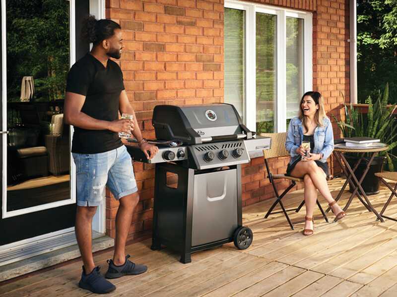 Napoleon Freestyle 365 - Barbecue a gas - Con ripiani laterali