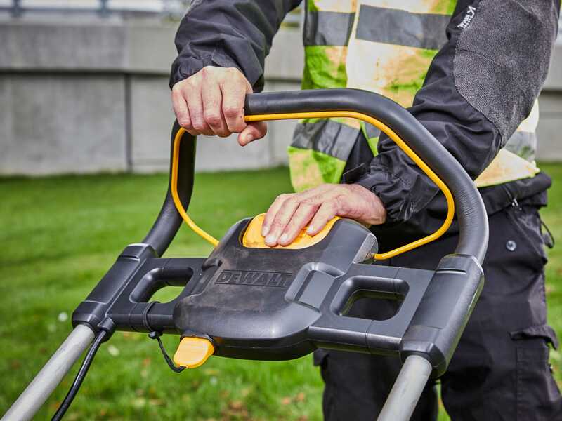 OUTLET - UTILIZZATO PER PROVA - DeWalt DCMW564P2-QW - Tagliaerba a batteria - 2x18V/5Ah - Taglio 48 cm