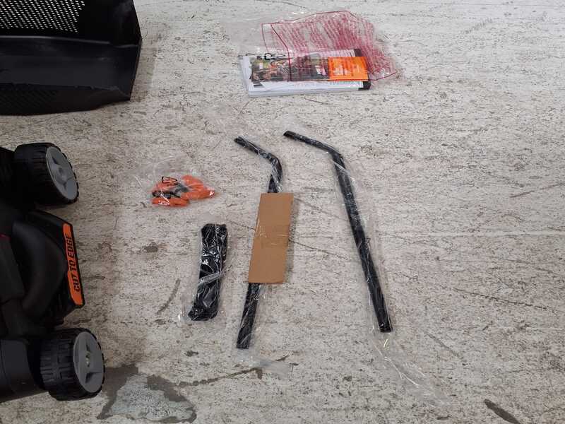 OUTLET - UTILIZZATO PER PROVA - Worx WG730E - Tagliaerba a batteria - 20V/4Ah - Taglio 30 cm