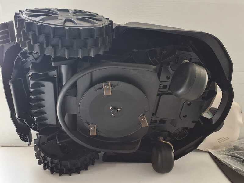 OUTLET - UTILIZATO PER PROVA - AMA FREEMOW RBA1601 - Robot Rasaerba