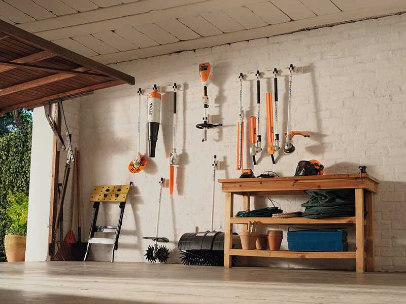 STIHL KMA 80 R - Decespugliatore multifunzione con batteria AK 20 - 36V 4Ah