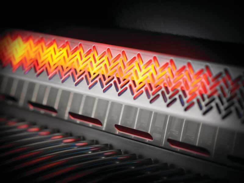 Napoleon Rogue 425 RSB - Barbecue a gas - Con fornello laterale