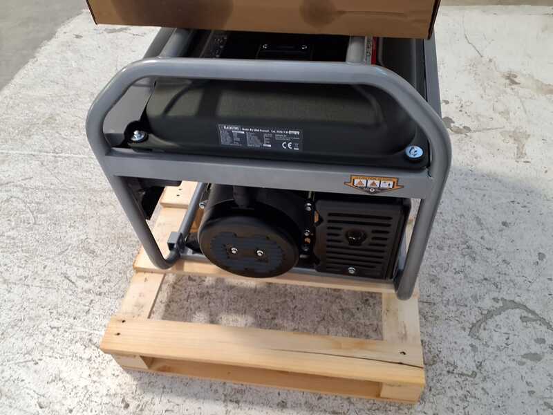 OUTLET - SENZA IMBALLO ORIGINALE - BlackStone BG 6050 - Generatore di corrente carrellato a benzina con AVR 4.3 kW - Continua 4 kW Monofase