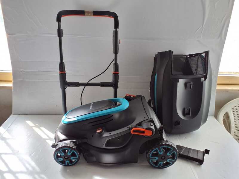 OUTLET - SENZA IMBALLO ORIGINALE - Gardena PowerMax 37/36V P4A solo - Tagliaerba a batteria - SENZA BATTERIA E CARICABATTERIA