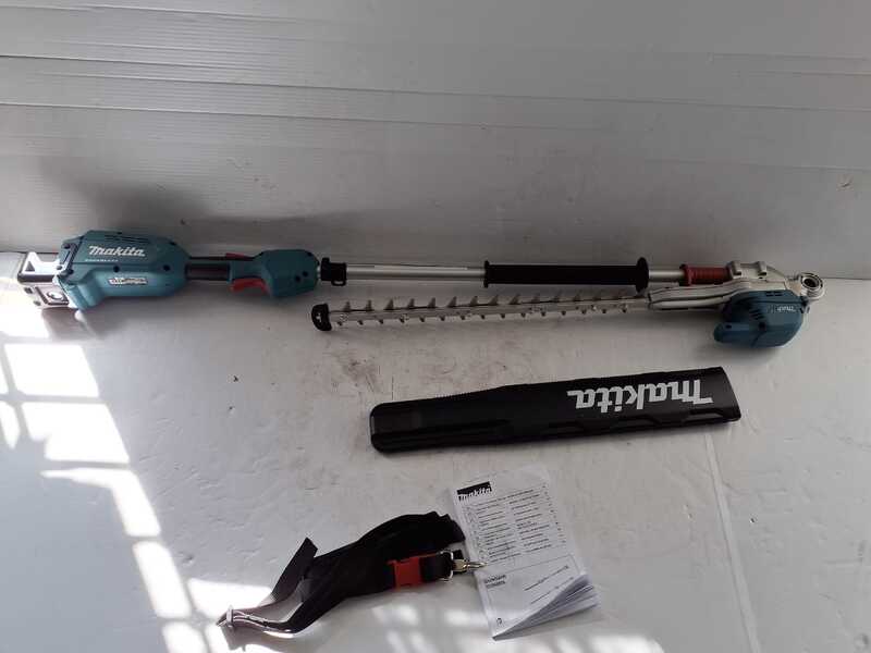 OUTLET - SENZA IMBALLO ORIGINALE - Makita DUN500 - Tagliasiepi a batteria su asta - SENZA BATTERIE E CARICABATTERIE
