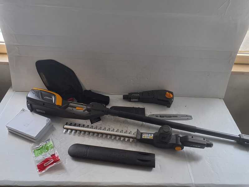 OUTLET - DA ESPOSIZIONE - Stiga SMT 500 AE ST2 - Potatore su asta di prolunga multifunzione - SENZA BATTERIA E CARICABATTERIA
