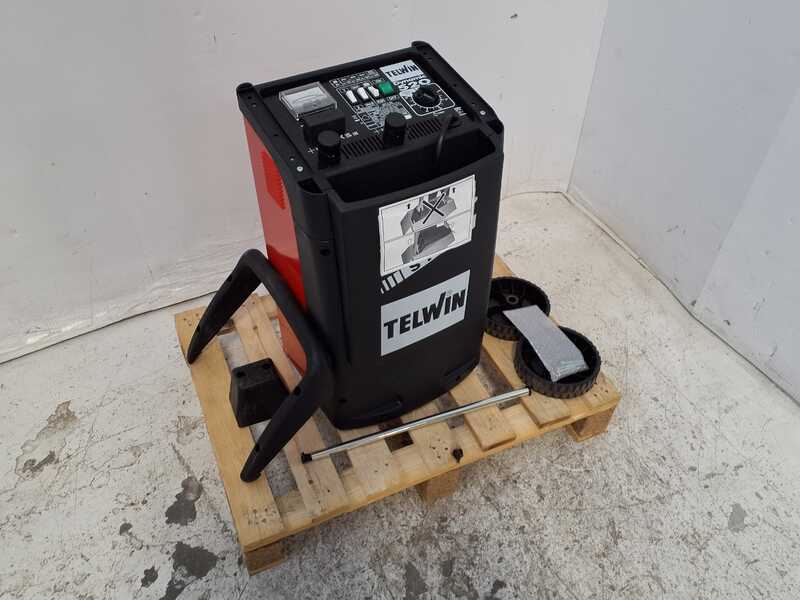 OUTLET - DA ESPOSIZIONE - Telwin Dynamic 520 Start - Caricabatterie auto e avviatore - batterie WET/START-STOP 12/24V