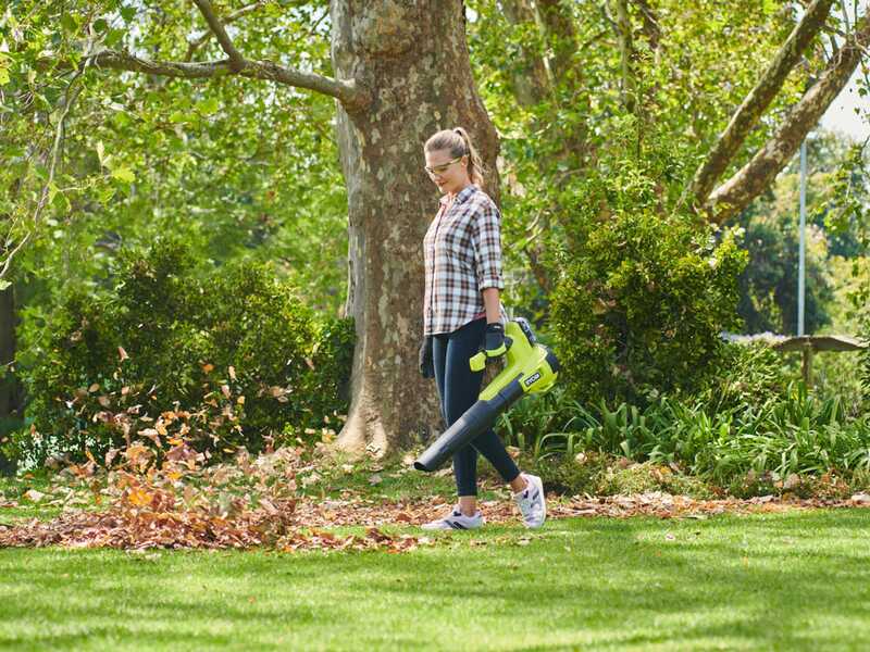 Ryobi RY18BLB-140 - Soffiatore a batteria per foglie turbojet - 18 V 4 Ah