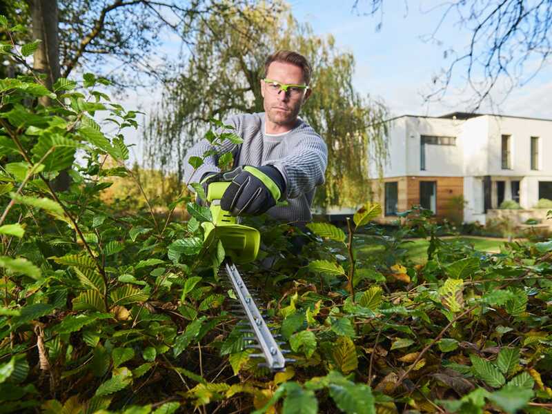 Ryobi RY18HT40A-0 - Tagliasiepi a batteria 36V - Lama da 40cm - SENZA BATTERIA E CARICABATTERIA