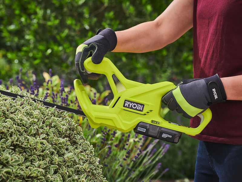 Ryobi RY18HT40A-0 - Tagliasiepi a batteria 36V - Lama da 40cm - SENZA BATTERIA E CARICABATTERIA