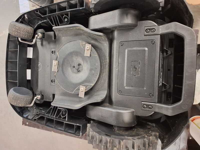 OUTLET - UTILIZZATO PER PROVA - MOVA 600 - Robot Tagliaerba - Senza impianto