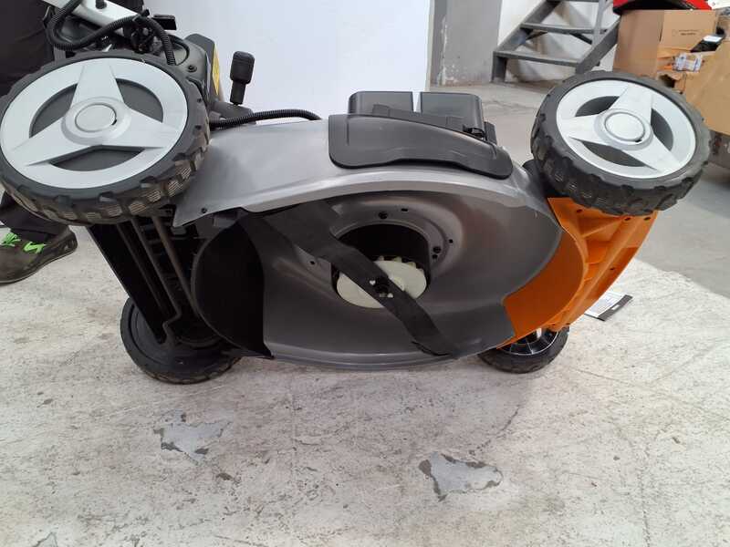 OUTLET - DA ESPOSIZIONE - Worx Nitro WG761E - Tagliaerba semovente a batteria - 80V/4Ah - Taglio 51 cm