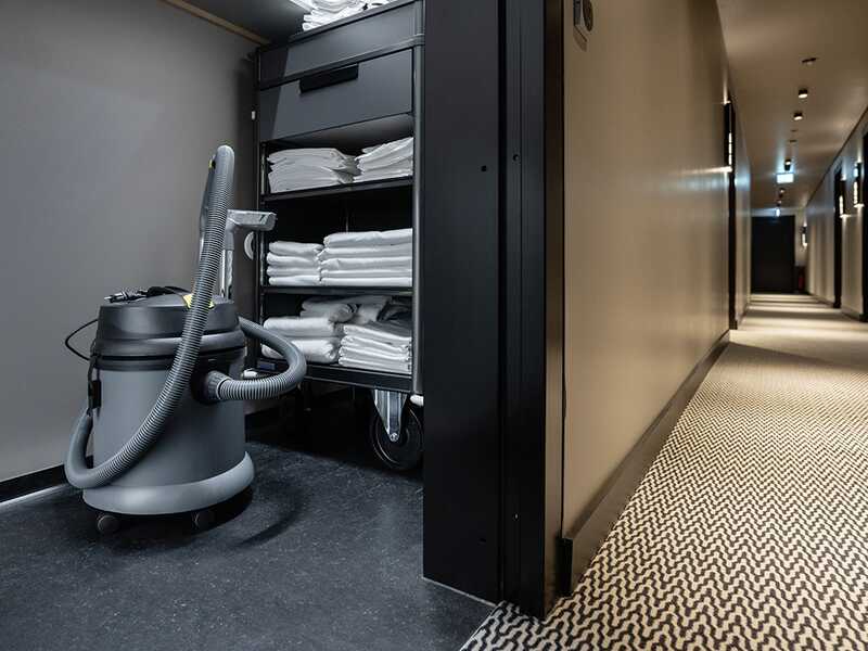 Karcher Pro NT 27/1 - Aspiratore solidi/liquidi - vano raccolta 27 lt - 1380 W