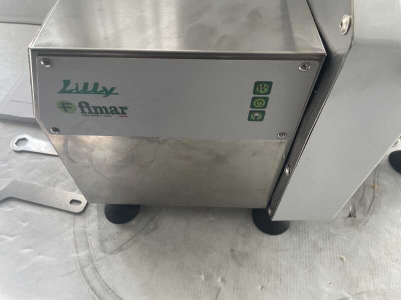 OUTLET - PICCOLI DIFETTI ESTETICI - Fimar Lilly PF15E - Macchina per la pasta professionale 2 in 1 - Impasta ed estrude