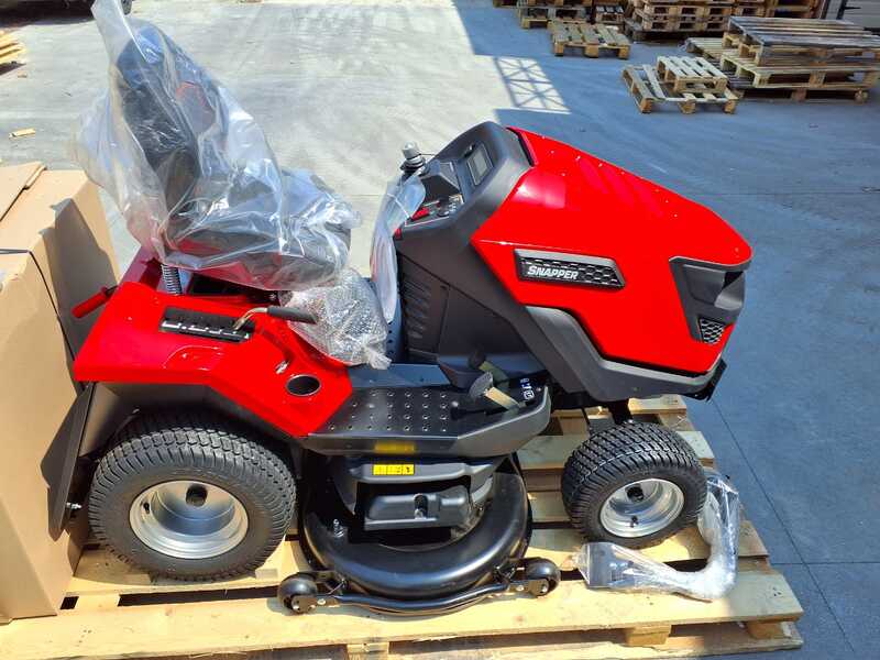 OUTLET - DIFETTI ESTETICI - Snapper RTX122 - Trattorino tagliaerba - Briggs&amp;Stratton 724cc - Cesto di raccolta - Mulching