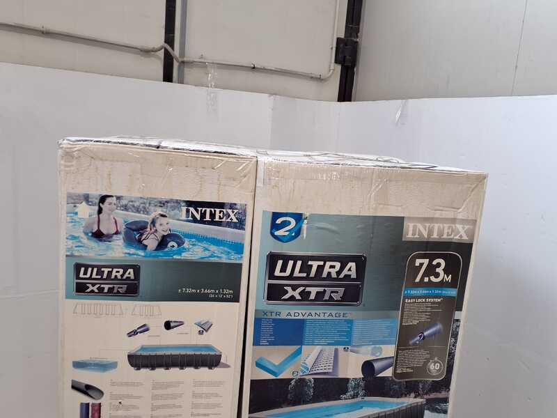 OUTLET - SENZA IMBALLO ORIGINALE - Intex Ultra XTR Frame 26368NP - Piscina fuori terra + Kit Pulizia e Volleyball