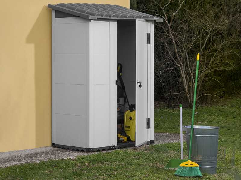 Garofalo Urban 100 - Casetta da giardino - Con porta decentrata - 122.5x82.5x201 cm