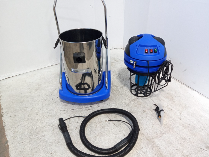 OUTLET - UTILIZZATO PER PROVA - A&amp;R 4300L - Lavamoquette professionale - aspiraliquidi con bidone 76 lt, 2600 watt