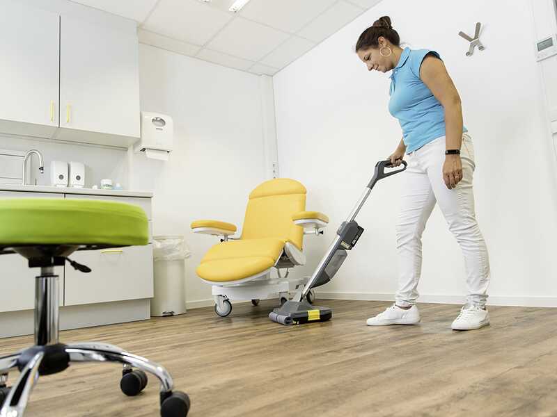 Karcher BR 30/1 C Bp Pack 18/30 - Lavapavimenti a batteria 3 in 1: lava, asciuga, aspira