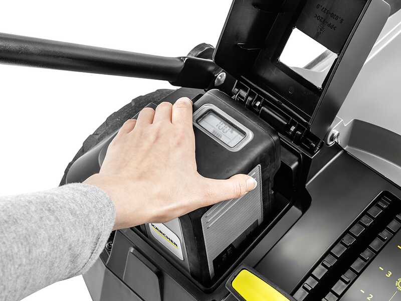 Karcher KM 70/30 C Bp 2SB - Spazzatrice a batteria con cesto di raccolta - 36V 6Ah