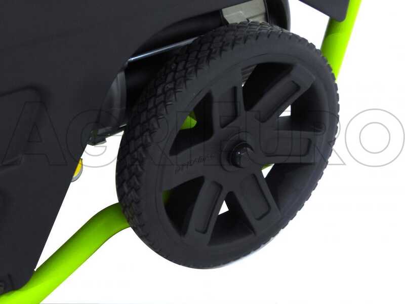 OUTLET - UTILIZZATO PER PROVA - Generatore di corrente 4 kW trifase a benzina Pramac PX 8000 - carrellato avv. elettrico