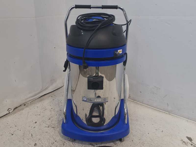 OUTLET - UTILIZZATO PER PROVA - A&amp;R 4300L - Lavamoquette professionale - aspiraliquidi con bidone 76 lt, 2600 watt