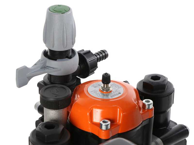 Kit motopompa a scoppio da irrorazione con carrello - Comet MTP BPX25 PA6 - Per prodotti chimici e acidi