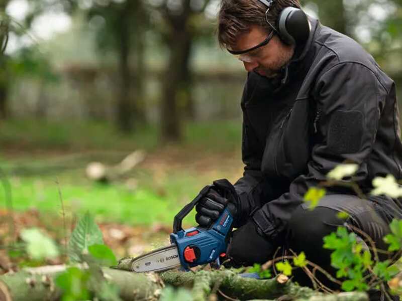 Bosch Professional GKE 18V‑15 - Potatore manuale a batteria - SENZA BATTERIE E CARIBATTERIE