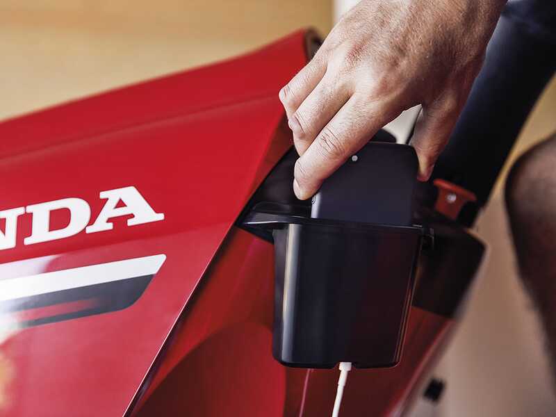 Honda HF 2417 HTE - Trattorino tagliaerba - Cambio idrostatico - Motore Honda GCV530 - Cesto di raccolta con svuotamento elettrico e mulching