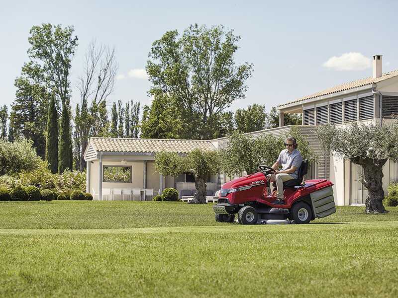 Honda HF 2417 HTE - Trattorino tagliaerba - Cambio idrostatico - Motore Honda GCV530 - Cesto di raccolta con svuotamento elettrico e mulching