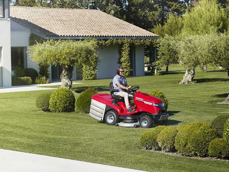 Honda HF 2625 HME - Trattorino tagliaerba - Cambio idrostatico - Motore Honda GXV690 - Cesto di raccolta e mulching