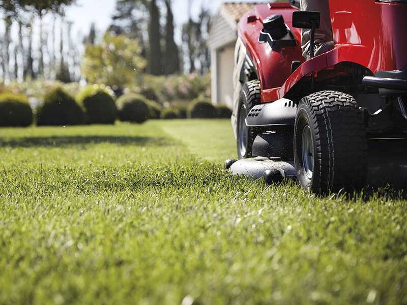 Honda HF 2625 HME - Trattorino tagliaerba - Cambio idrostatico - Motore Honda GXV690 - Cesto di raccolta e mulching