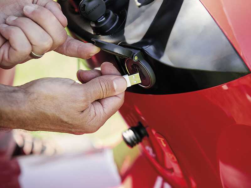 Honda HF 2625 HME - Trattorino tagliaerba - Cambio idrostatico - Motore Honda GXV690 - Cesto di raccolta e mulching