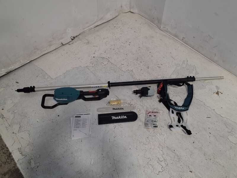 OUTLET - PICCOLI DIFETTI ESTETICI - Makita UA004GZ - Potatore elettrico a batteria su asta telescopica da 40V - Senza Batteria e Caricabatteria