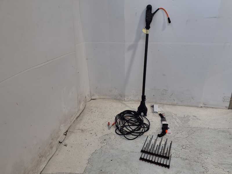 OUTLET - PICCOLI DIFETTI ESTETICI - Castellari Tornado TP C V3 - Abbacchiatore elettrico a batteria - asta in carbonio 180/240 cm