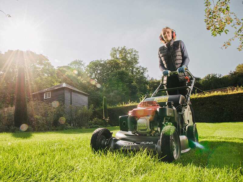 Honda HRH 536 HX - Tagliaerba a scoppio trazionato - Honda GXV 160 - Taglio 53 cm