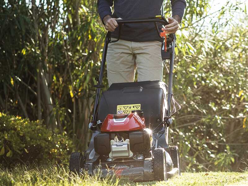 Honda HRX 476 HY - Tagliaerba a scoppio trazionato - Honda GCVx 170 - Taglio 47 cm