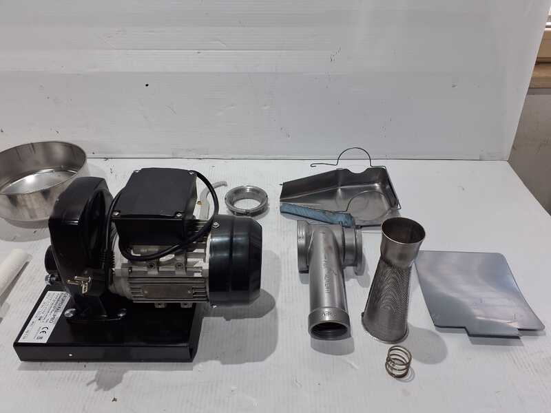 OUTLET - DIFETTI ESTETICI - Palumbo Pavi SM 3 INOX - Passapomodoro elettrico - Motore elettrico 375W - 220V