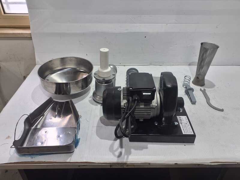 OUTLET - DIFETTI ESTETICI - Palumbo Pavi SM 5 INOX - Passapomodoro elettrico - Motore elettrico 375W - 220V