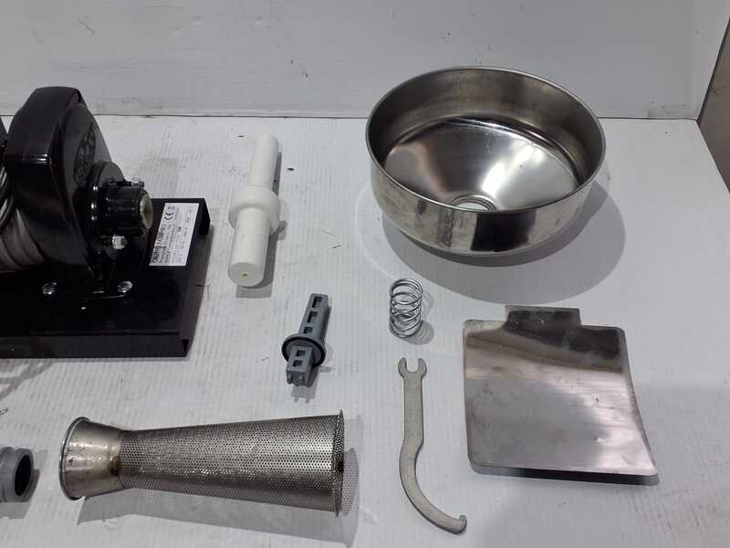 OUTLET - PICCOLI DIFETTI ESTETICI - Palumbo Pavi SM 5 INOX - Passapomodoro con motore elettrico 600W 220V