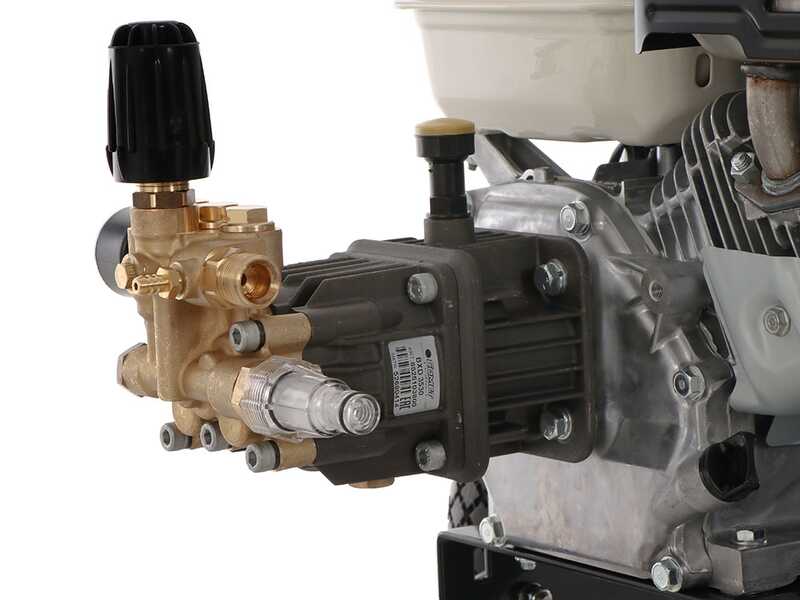 OUTLET - DA ESPOSIZIONE - Idropulitrice a scoppio semiprofessionale BXD 12/200 - 200 bar - Motore Honda GP 200